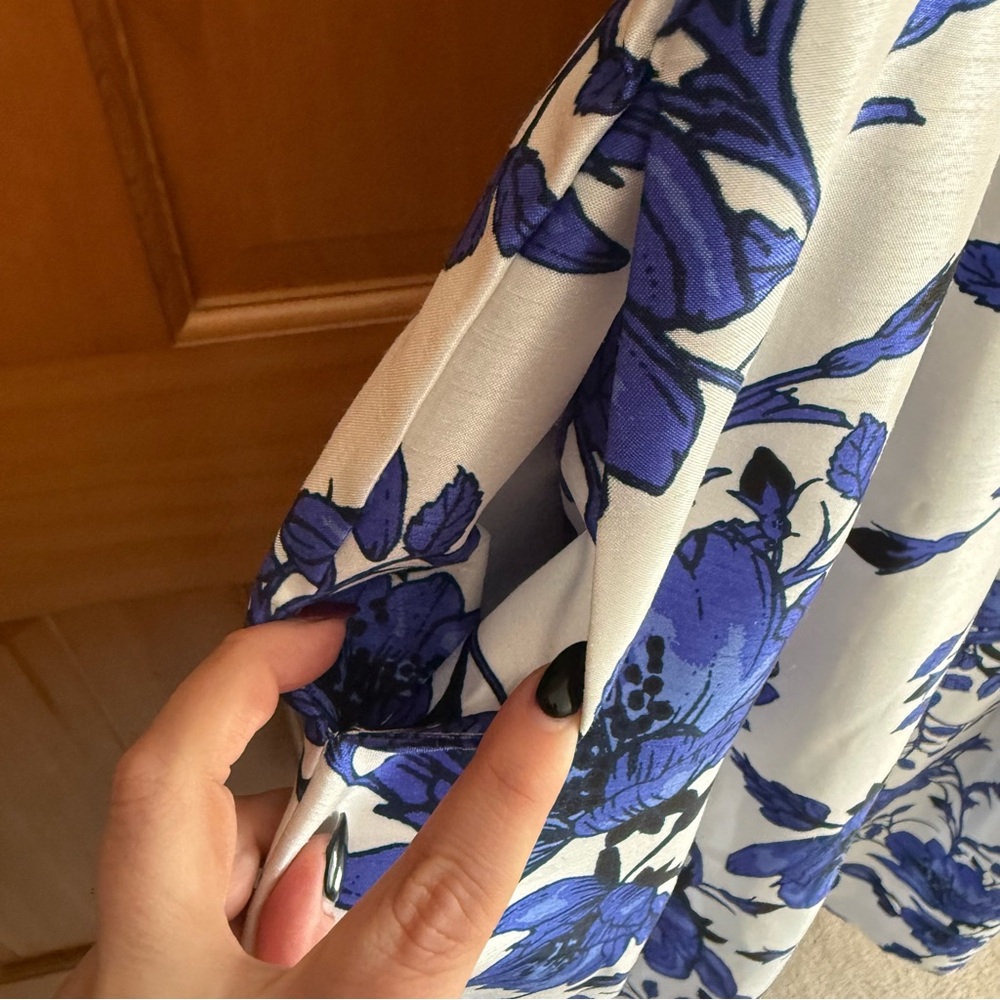 Melrose white dress with blue flowers - Picture 4 of 8